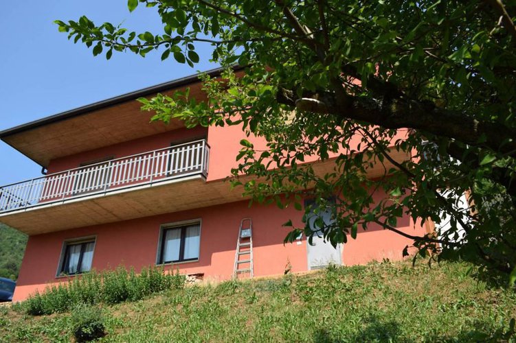 Villa singola come nuova con giardino privato Albino