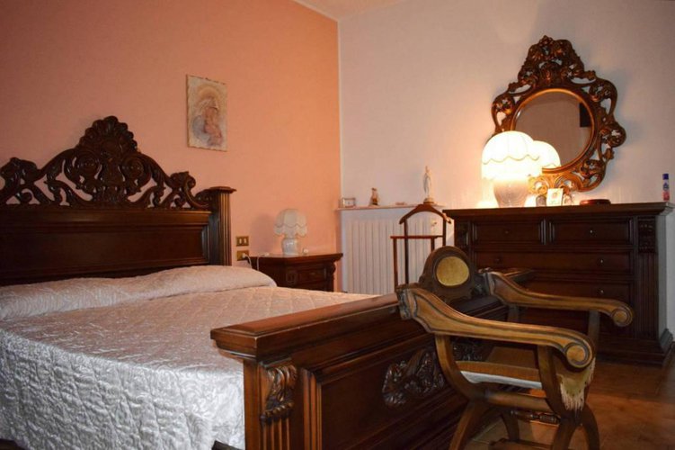 Villa singola come nuova con giardino privato Albino