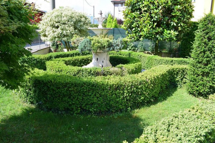 Stupenda villa singola con giardino privato Gandino