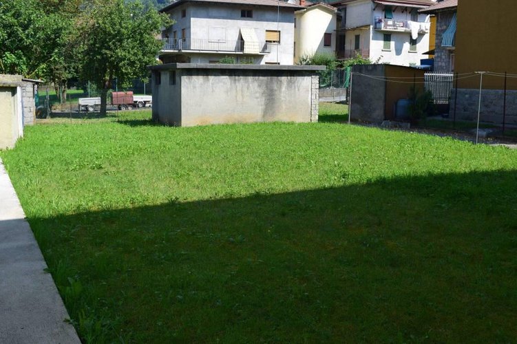 Stupenda villa singola con giardino privato Gandino