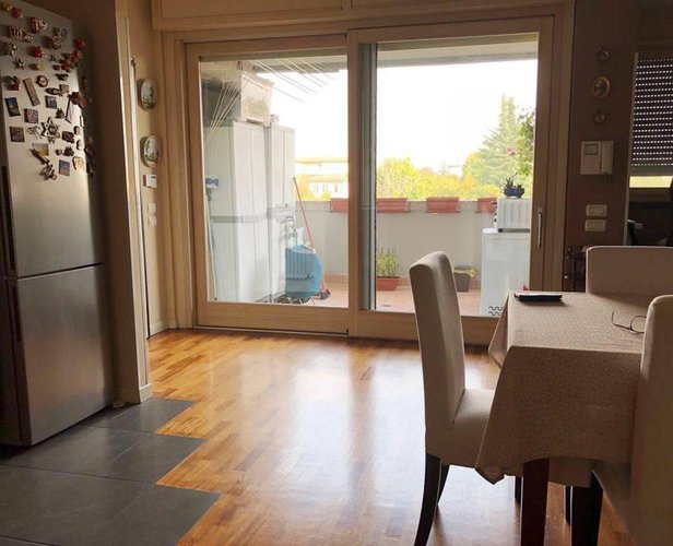 Grazioso trilocale con doppi servizi e terrazza vivibile. Seriate