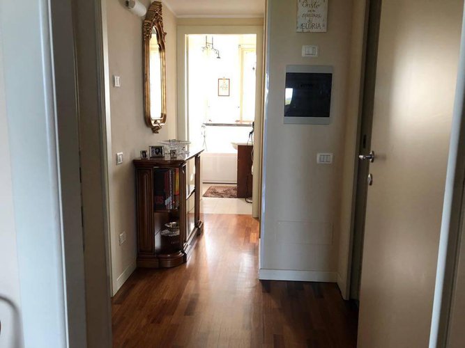 Grazioso trilocale con doppi servizi e terrazza vivibile. Seriate