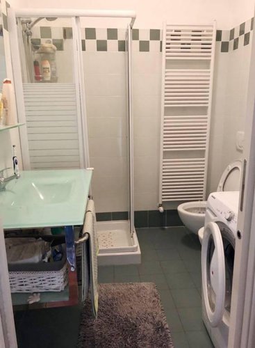 Grazioso trilocale con doppi servizi e terrazza vivibile. Seriate