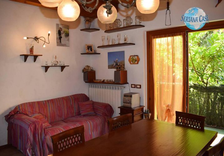 Trilocale con piccolo giardino e taverna vivibile Albino