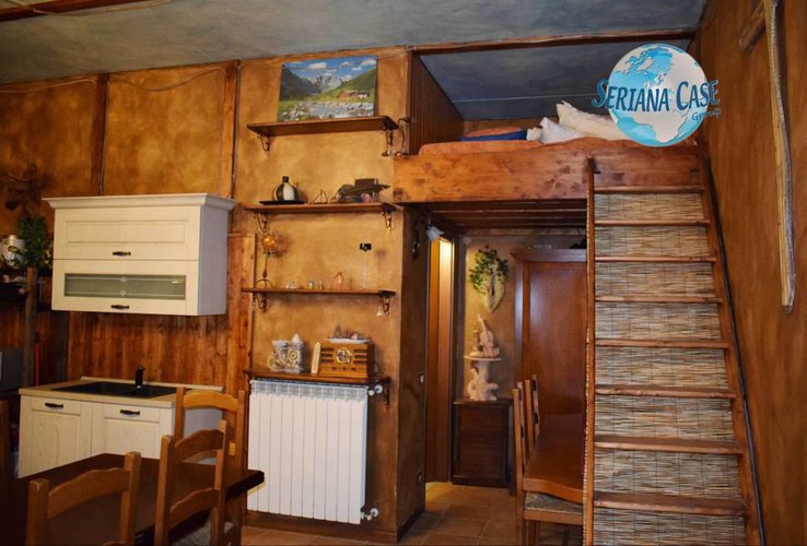 Trilocale con piccolo giardino e taverna vivibile Albino