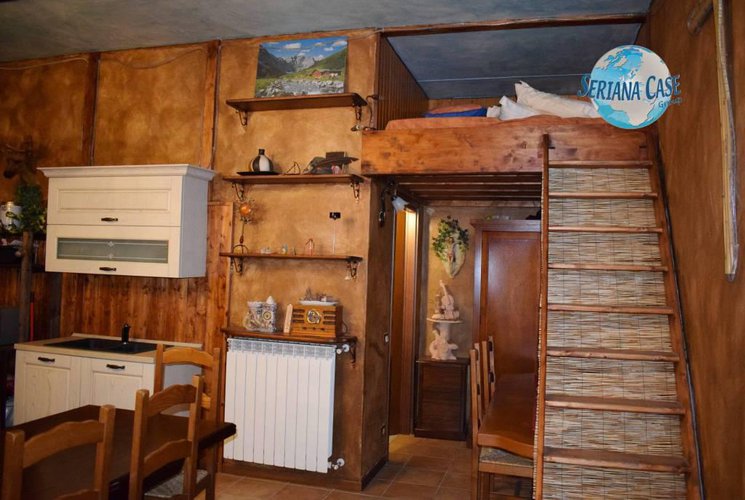 Trilocale con piccolo giardino e taverna vivibile Albino