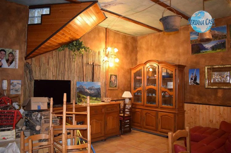 Trilocale con piccolo giardino e taverna vivibile Albino