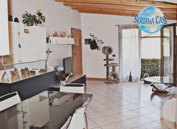 Trilocale in ottimo stato; tutto travi a vista! Albino