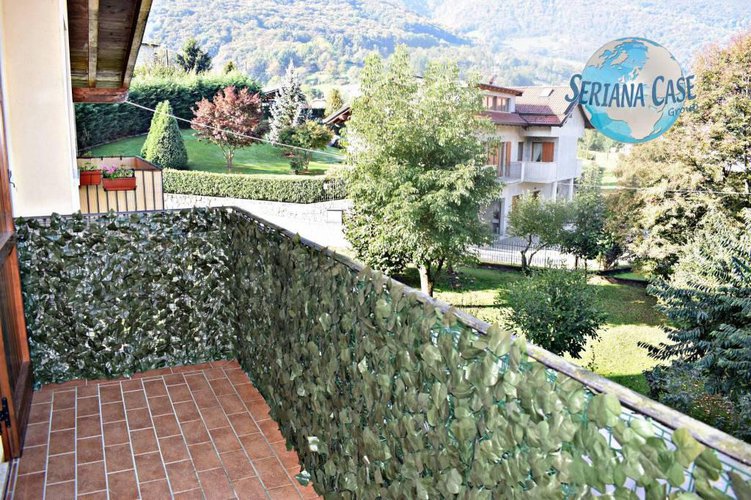 Trilocale in ottimo stato; tutto travi a vista! Albino