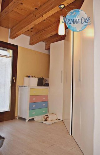 Trilocale in ottimo stato; tutto travi a vista! Albino