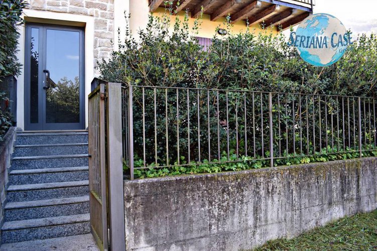 Trilocale in ottimo stato; tutto travi a vista! Albino