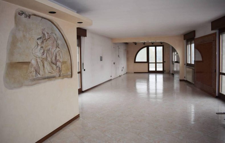 Attico pentalocale, terrazza vivibile di 100 mt Nembro