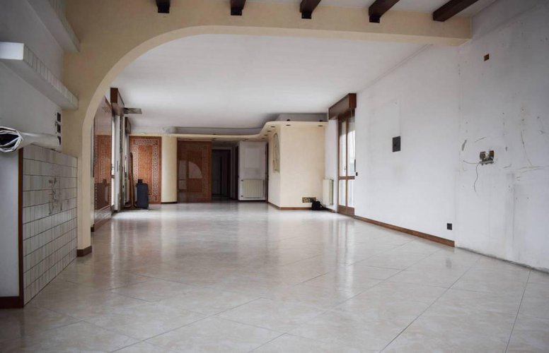 Attico pentalocale, terrazza vivibile di 100 mt Nembro