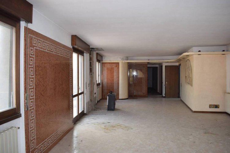 Attico pentalocale, terrazza vivibile di 100 mt Nembro