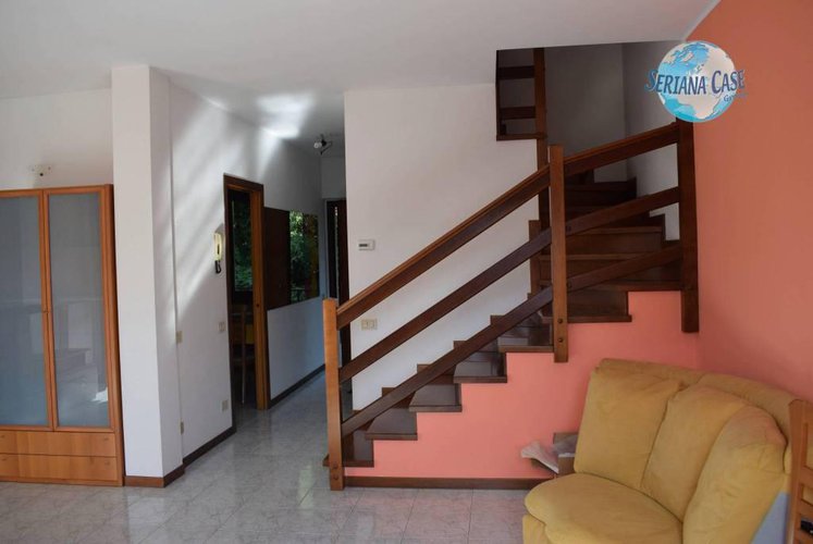 Quadrilocale in duplex con box e posto auto coperto Albino