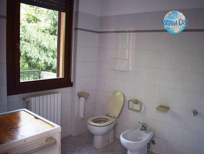 Quadrilocale in duplex con box e posto auto coperto Albino