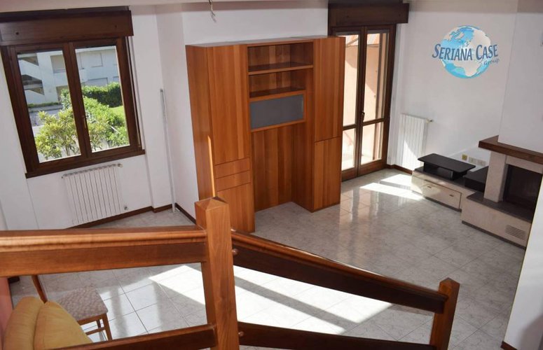 Quadrilocale in duplex con box e posto auto coperto Albino