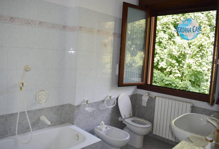 Quadrilocale in duplex con box e posto auto coperto Albino