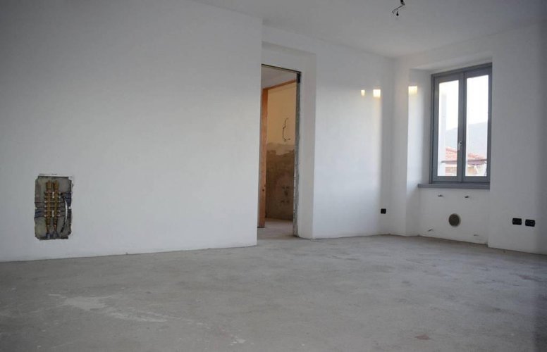 Bilocale ristrutturato a nuovo ! Nembro