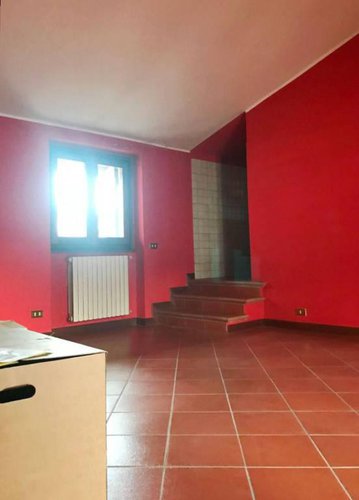 Bilocale all'ultimo piano, servito ascensore Leffe