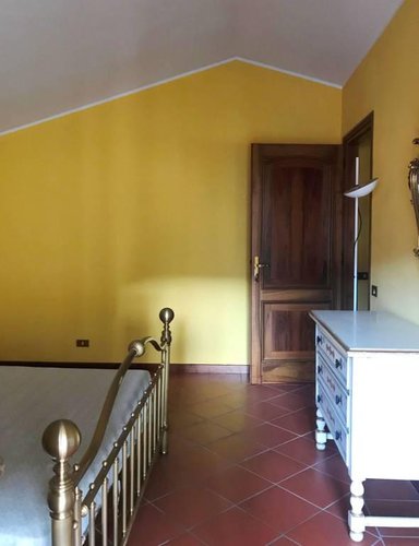 Bilocale all'ultimo piano, servito ascensore Leffe