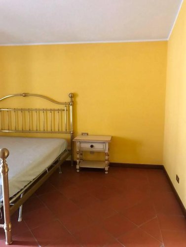 Bilocale all'ultimo piano, servito ascensore Leffe