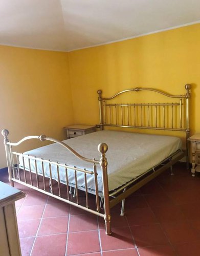 Bilocale all'ultimo piano, servito ascensore Leffe