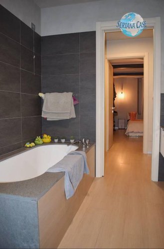 Trilocale ristrutturato a nuovo, balcone vivibile Albino