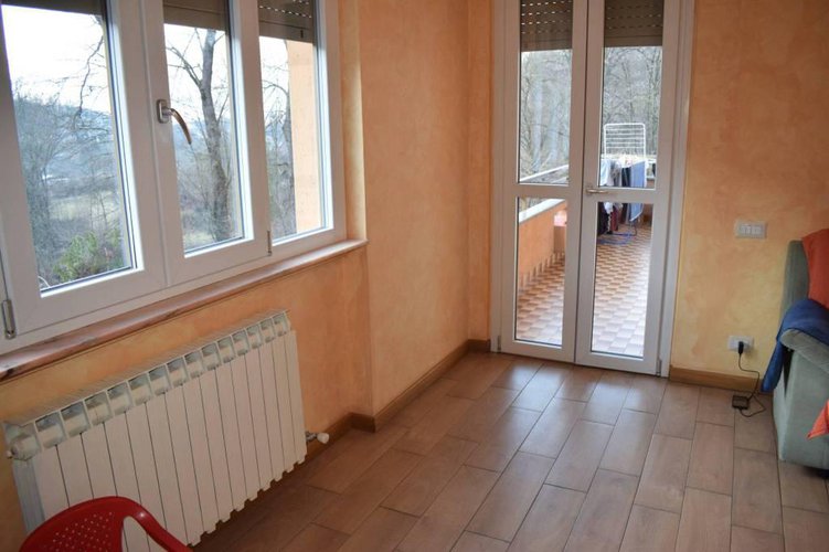 Vendesi quadrilocale ristrutturato con box Albino