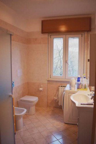 Vendesi quadrilocale ristrutturato con box Albino