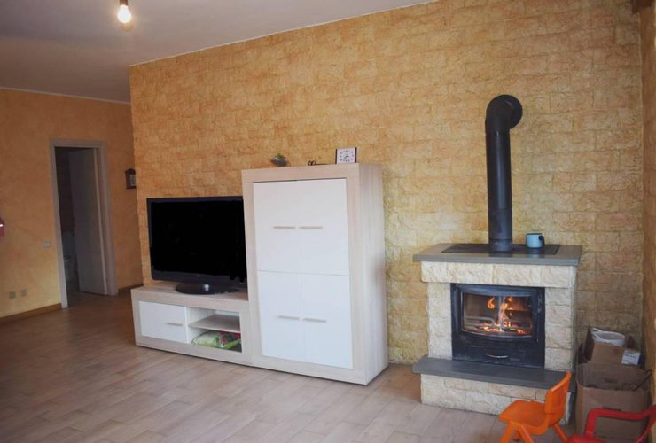 Vendesi quadrilocale ristrutturato con box Albino