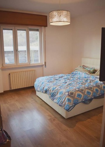 Vendesi quadrilocale ristrutturato con box Albino