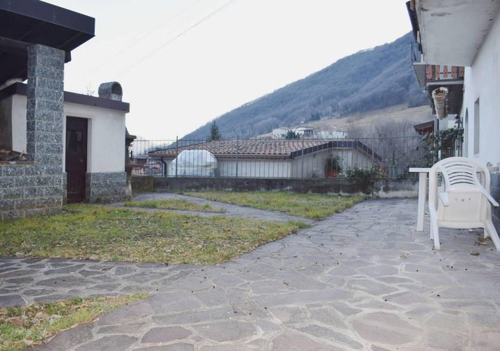 Cascina bergamasca con terreno di proprietà Albino