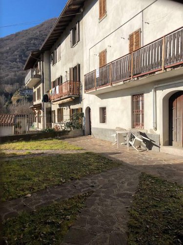 Cascina bergamasca con terreno di proprietà Albino