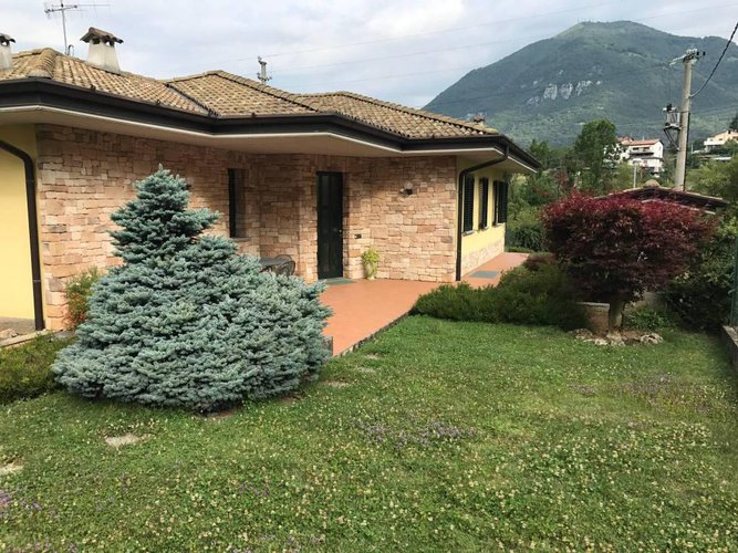 Villa singola come nuova! Albino