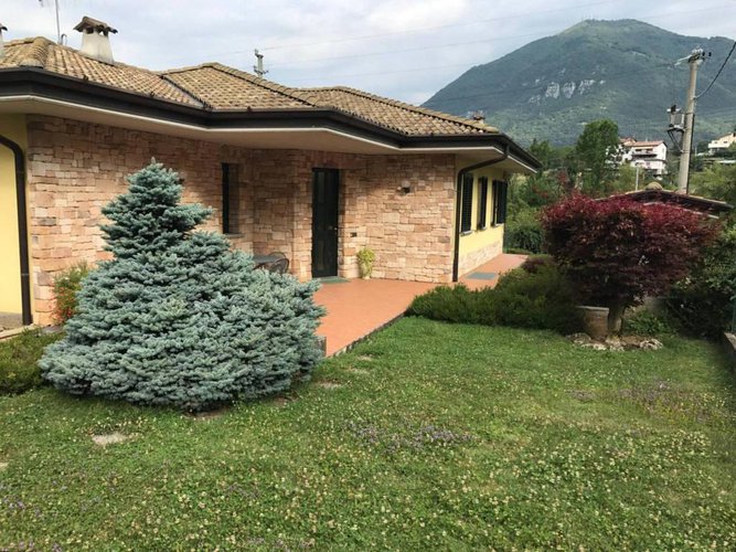 Villa singola come nuova! Albino