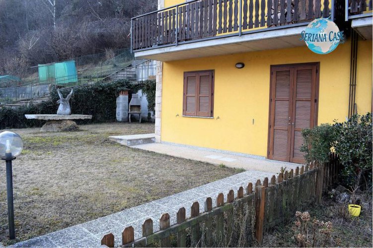 Trilocale con giardino privato, possibilità box singolo.