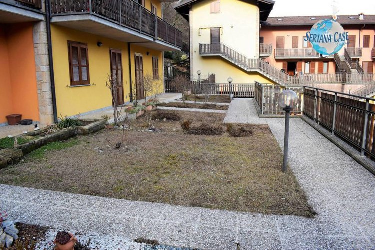 Trilocale con giardino privato, possibilità box singolo. Ponte Nossa