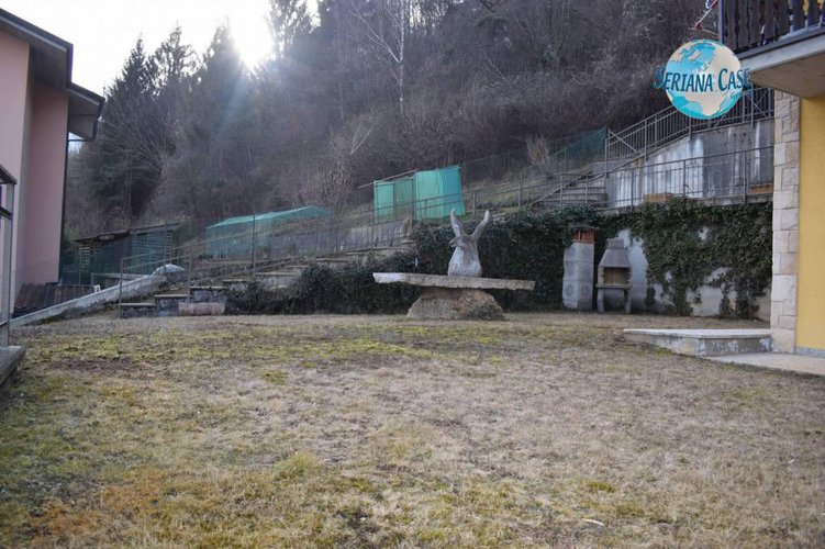 Trilocale con giardino privato, possibilità box singolo. Ponte Nossa