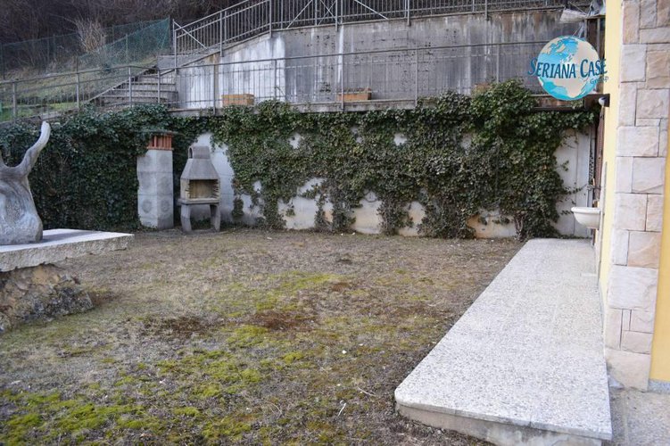 Trilocale con giardino privato, possibilità box singolo. Ponte Nossa