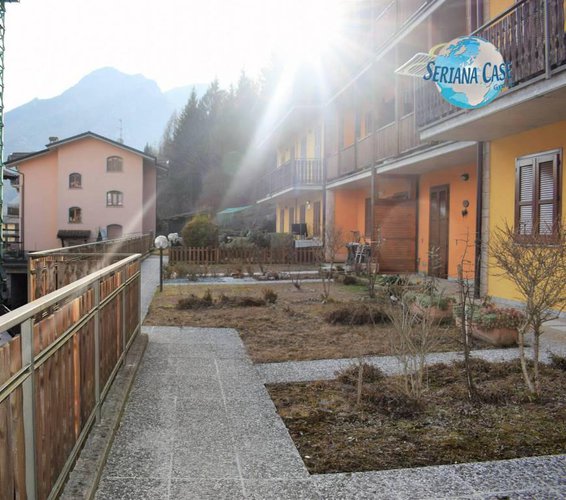 Trilocale con giardino privato, possibilità box singolo. Ponte Nossa