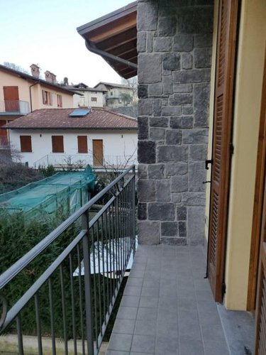 Villa a Schiera Gazzaniga