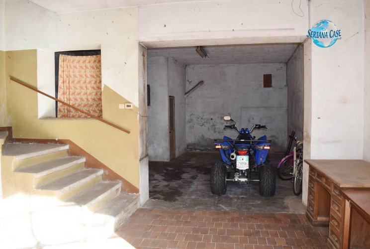 Porzione di casa da ristrutturare, ottimo potenziale! Albino