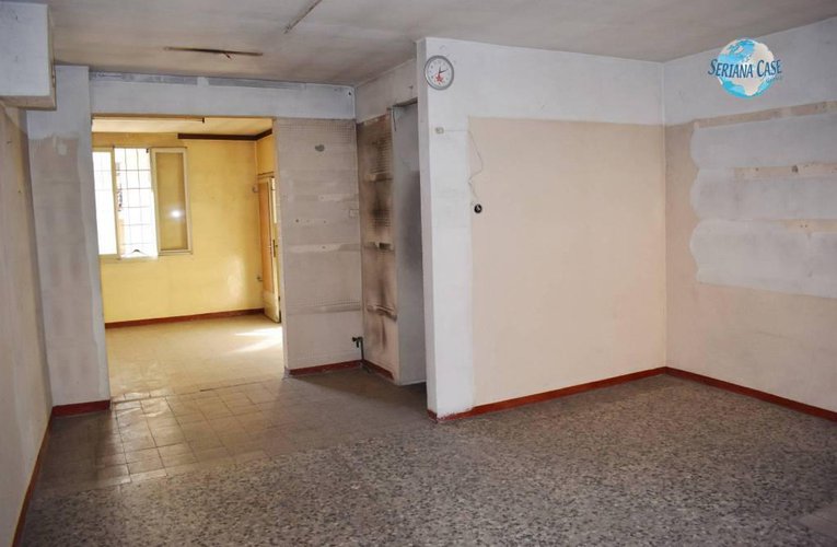 Porzione di casa da ristrutturare, ottimo potenziale! Albino