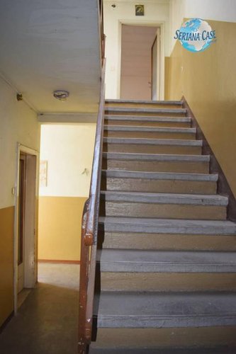 Porzione di casa da ristrutturare, ottimo potenziale! Albino