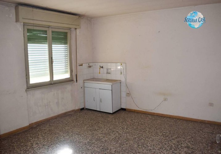 Porzione di casa da ristrutturare, ottimo potenziale! Albino