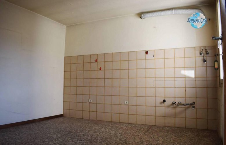 Porzione di casa da ristrutturare, ottimo potenziale! Albino