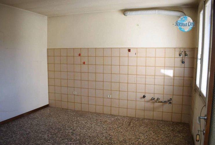 Porzione di casa da ristrutturare, ottimo potenziale! Albino