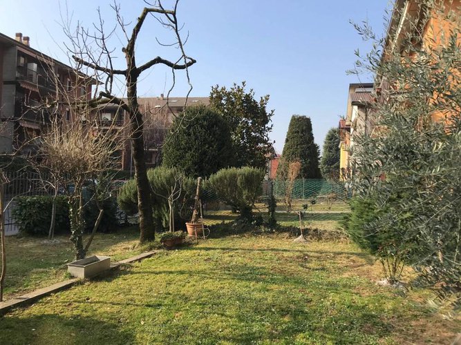 Quadrilocale parzialmente da rivedere, ottimo prezzo ! Nembro