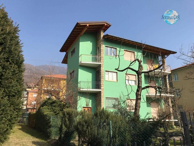 Quadrilocale ultimo piano con porzione di giardino Alzano Lombardo